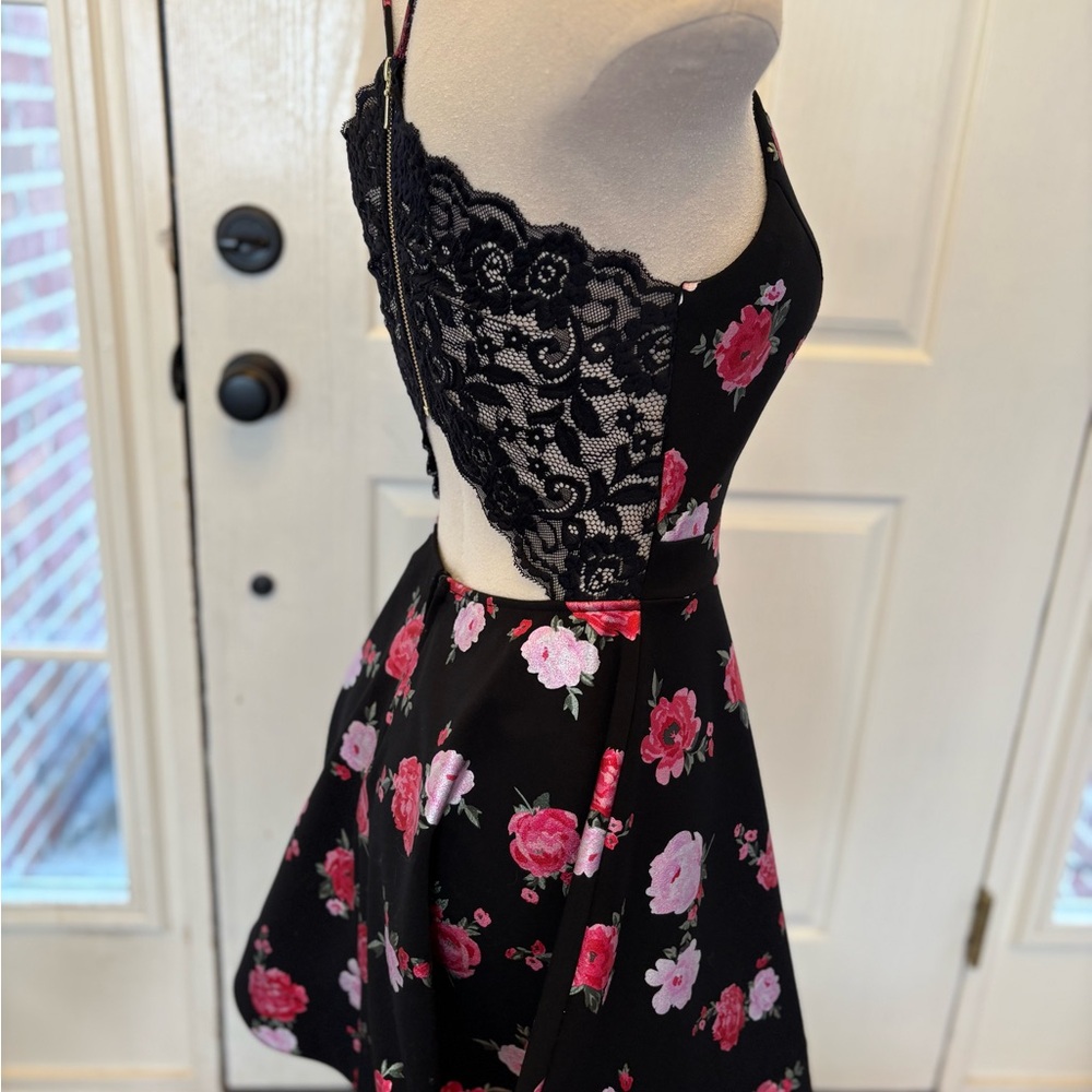B. Smart Black and Pink Floral Mini Dress size 7 - Picture 4 of 8